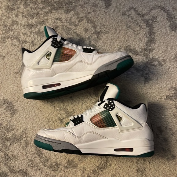 Size 8.5 - Jordan 4 Retro Rasta 2020 - Picture 2 of 5